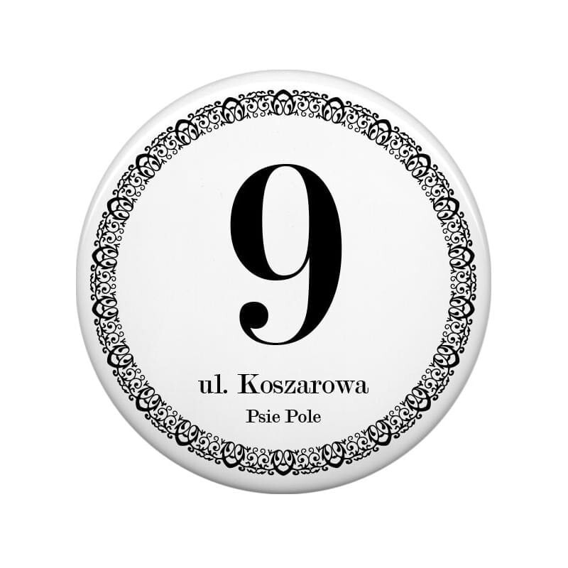 Tabliczka z numerem i nazwą ulicy